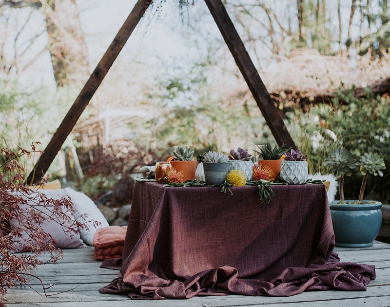 Plum Linnea Table Linen, Plum Linen Table Cloth